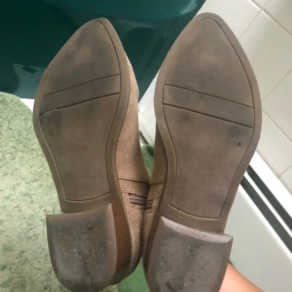 ANNE KLEIN TAUPE FAUX SUEDE BOOTIES - Picture 4 of 5